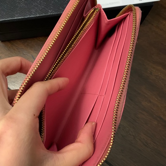 Prada wallet - Picture 8 of 9